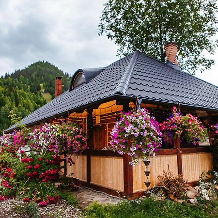 Casa Baciu Otel Fundu Moldovei Dış mekan fotoğraf