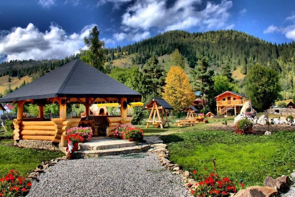 Casa Baciu Otel Fundu Moldovei Dış mekan fotoğraf