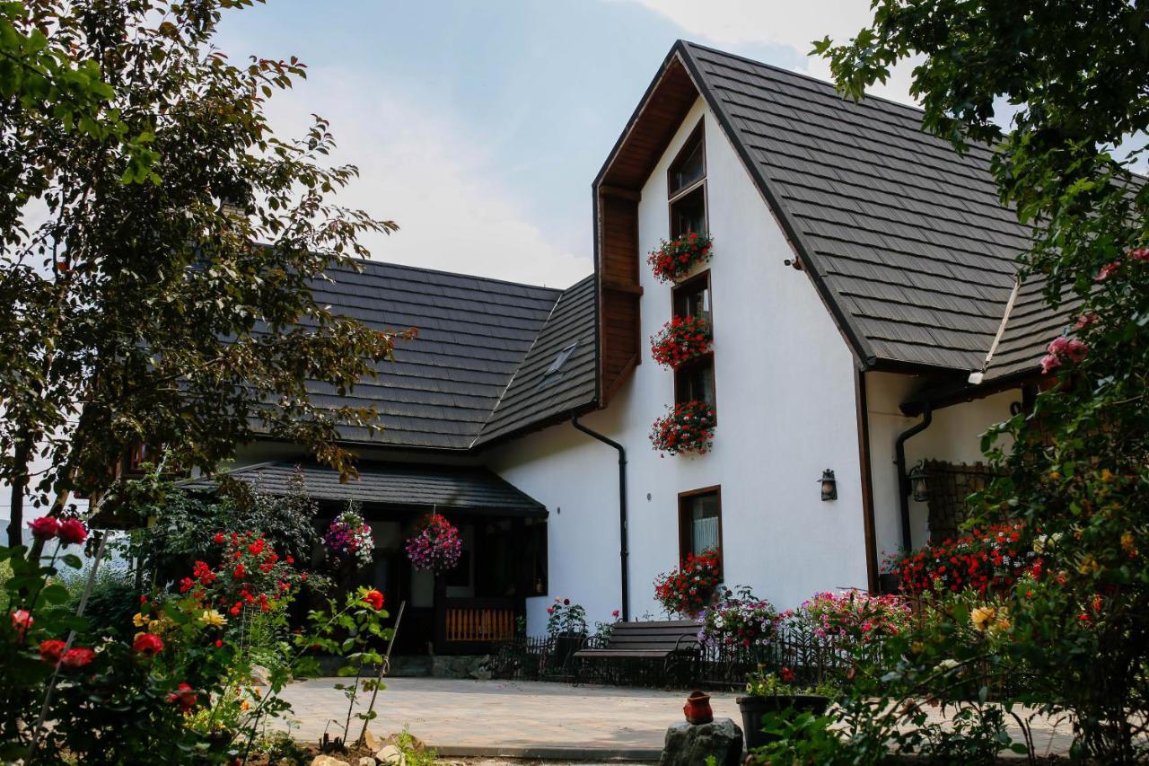 Casa Baciu Otel Fundu Moldovei Dış mekan fotoğraf